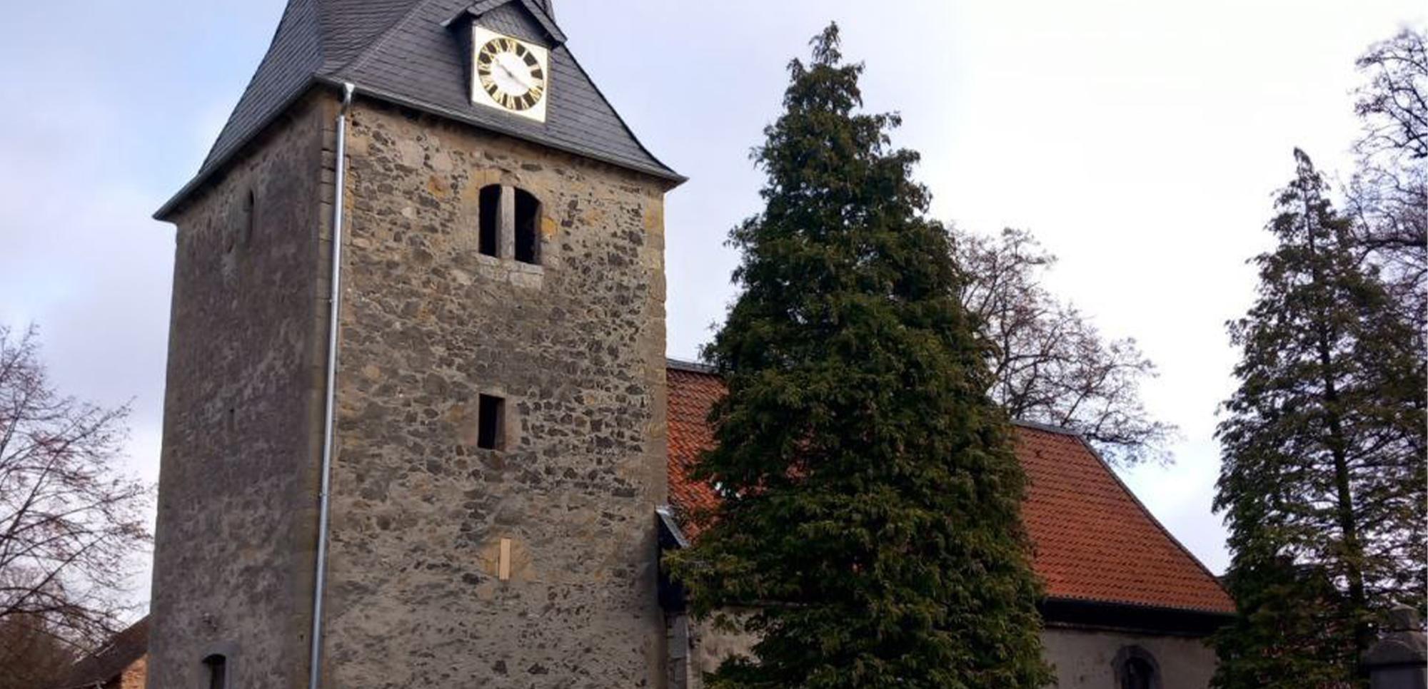 Meerdorf graue Kirche